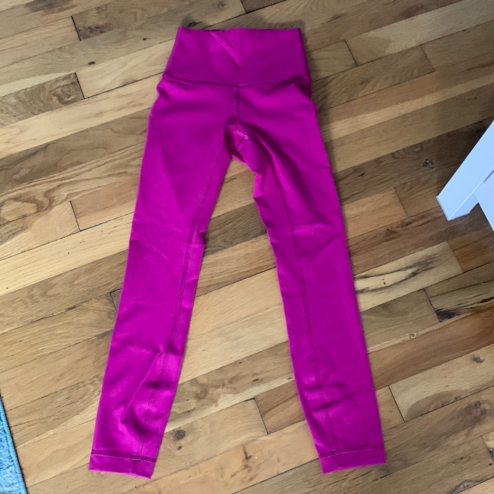 Lululemon Wunder Train HR 25” size 0 RIPENED RASPBERRY
